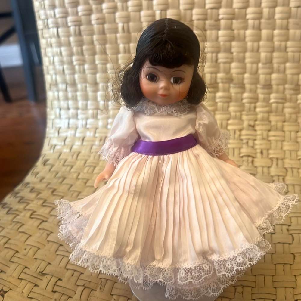 MADAME ALEXANDER “LITTLE MISS” 8 INCH DOLL W/ STAND